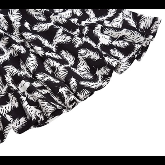 Flirty, cute pull on skirt! - Picture 4 of 6